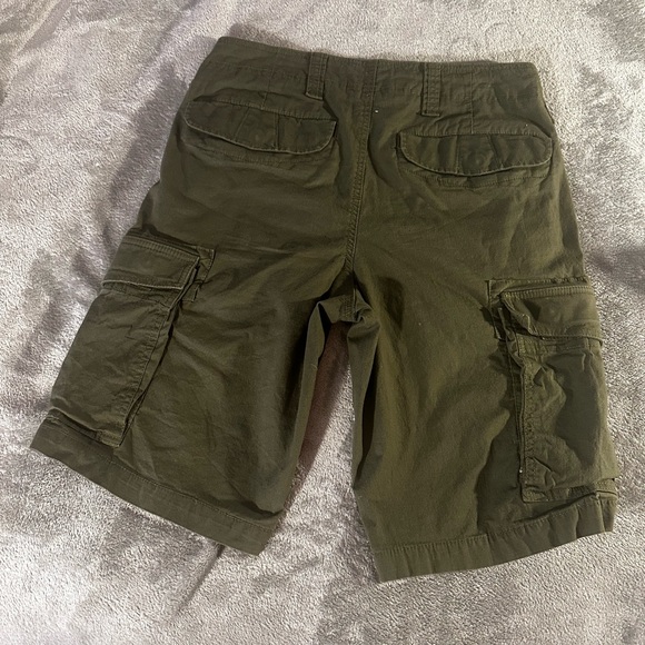 Red Camel cargo shorts size 31. Color dark green. Like New - Picture 3 of 5